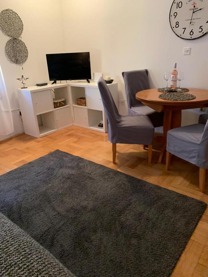 Sarmantni Apartman Malecka 2 Загреб Екстер'єр фото